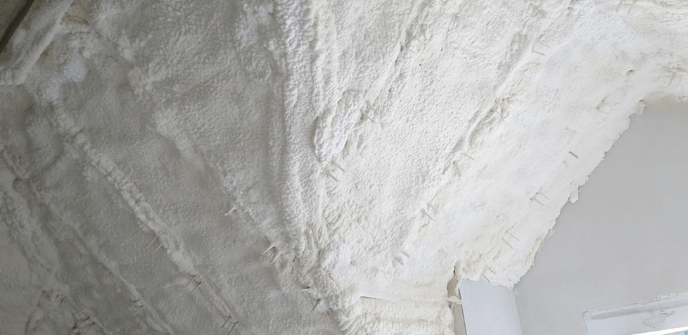 Insulation of internal walls with polyurethane foam
